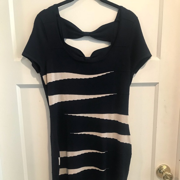 Pink Rose sweater dress - Picture 2 of 7